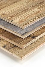 Dreischichtplatten aus original Altholz dunkelbraun gebürstet